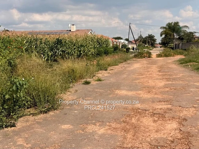 826m² Plot on Quiet Paved Road, Zimre Park East