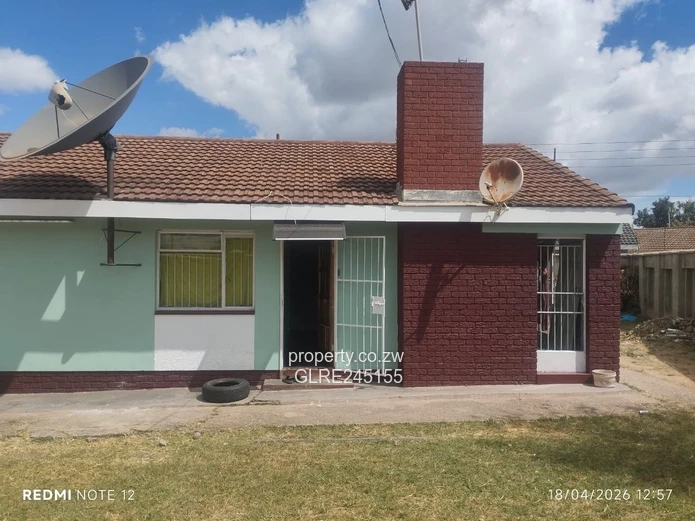 3-Bed Houghton Park Home — Walled Yard, Tank & Ensuite