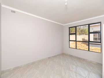 3 Bedroom Flat & Apartment