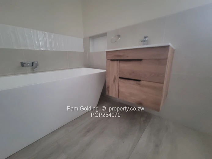 Greendale - Executive Ground Floor 3 B/R Apartment (Sole Mandate)