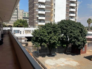 Flat & Apartment