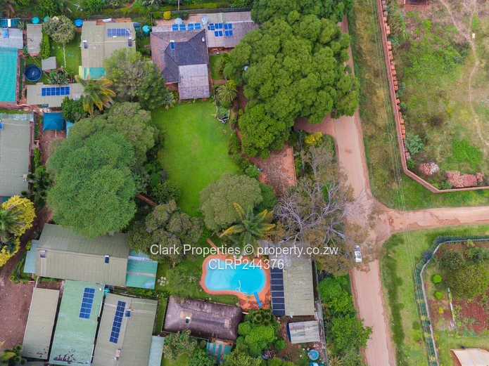 Multi-Dwelling Estate, Investor's Opportunity!