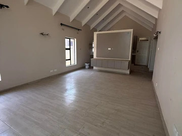 4 Bedroom Flat & Apartment