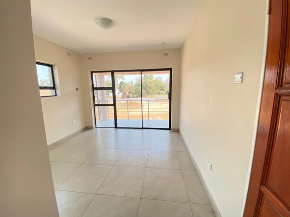 4 Bedroom Flat & Apartment