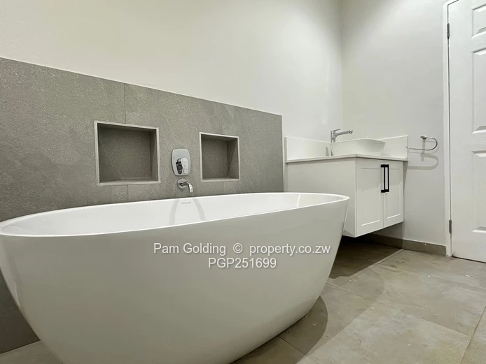 Refined 2 Bedroom Cluster Home (Sole Mandate)