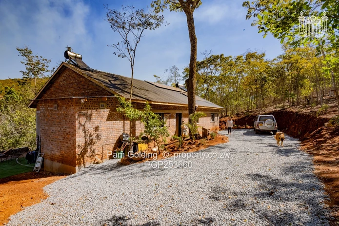 Beautiful Four- Acre Property In Cromlet