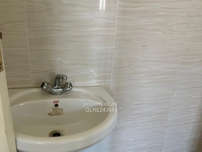 Mabelreign 5-Bed Brick Home — Secure, Borehole & Double Garage