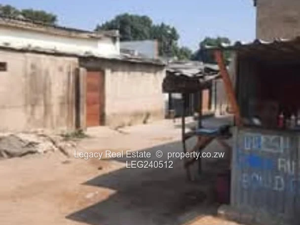 Chitungwiza Busy Shopping Centre Shop For Sale – Title Deed