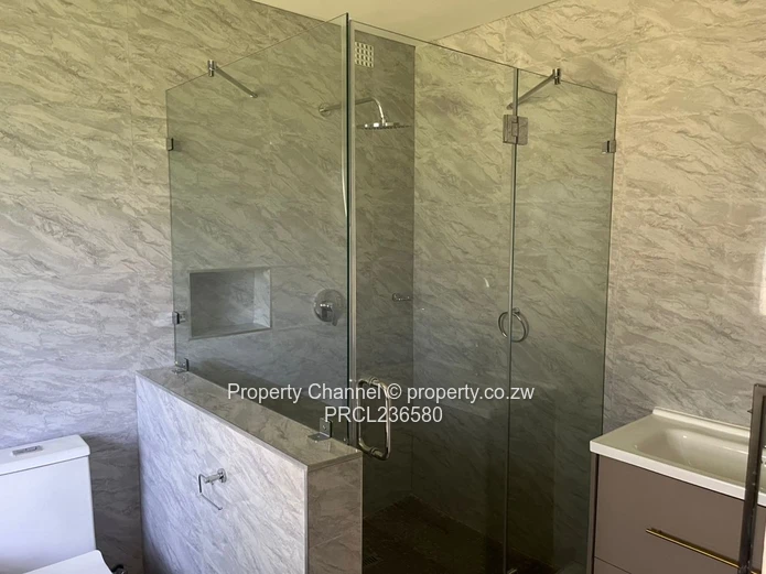 Luxurious 4-Bedroom Borrowdale Brooke House for rent