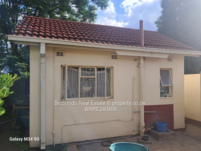 Sunridge House with Harare Drive Frontage for rent!