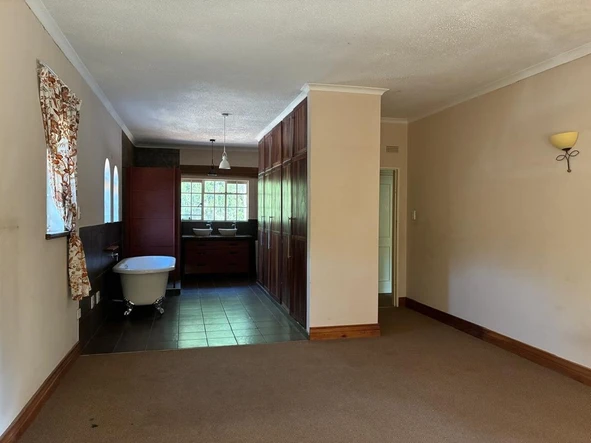 6 Bedroom House