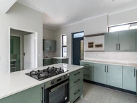 2 Bedroom Flat & Apartment