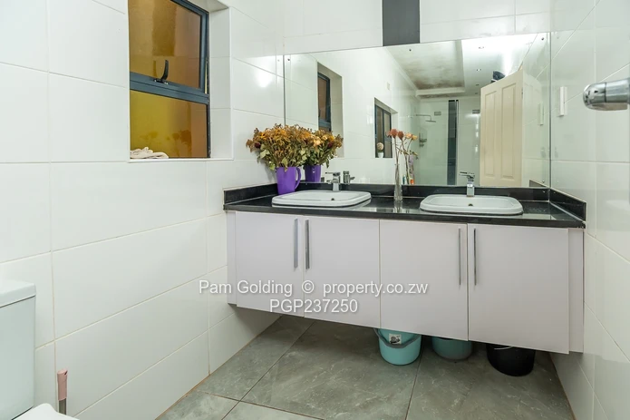 Executive House for Sale (Sole Mandate)