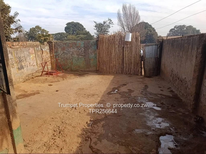 Cozy 1-Bed Home with Secure Walled Yard in Dzivarasekwa