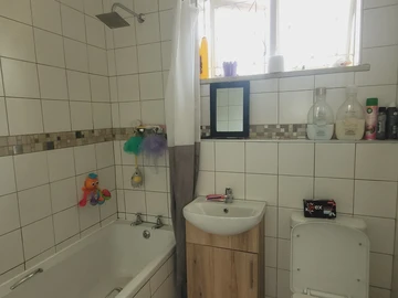 2 Bedroom Garden Flat