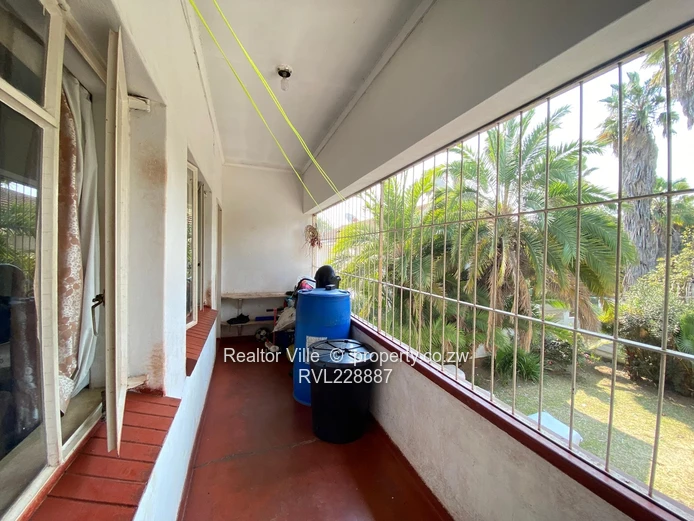 Stylish 2-Bedroom Garden Flat in Prime Avondale Location