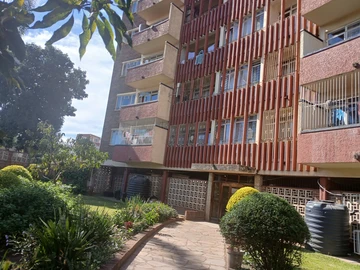 2 Bedroom Flat & Apartment