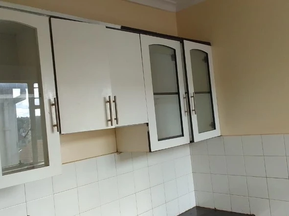2 Bedroom Flat & Apartment