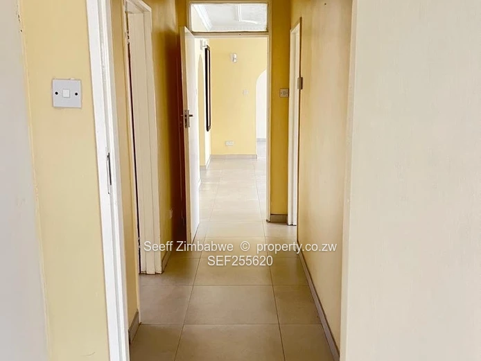 3-Bed cluster unit along Coronation on 871sqm 