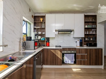 4 Bedroom Garden Flat