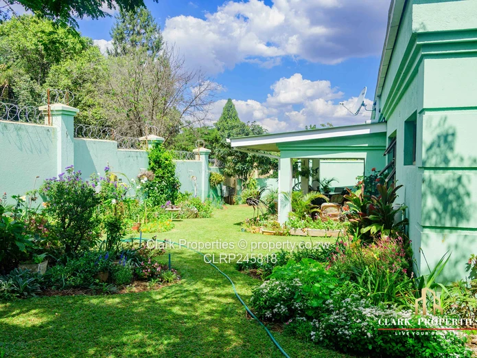 Immaculate, Spacious Townhouse