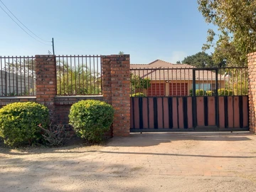 4 Unit Townhouse Complex