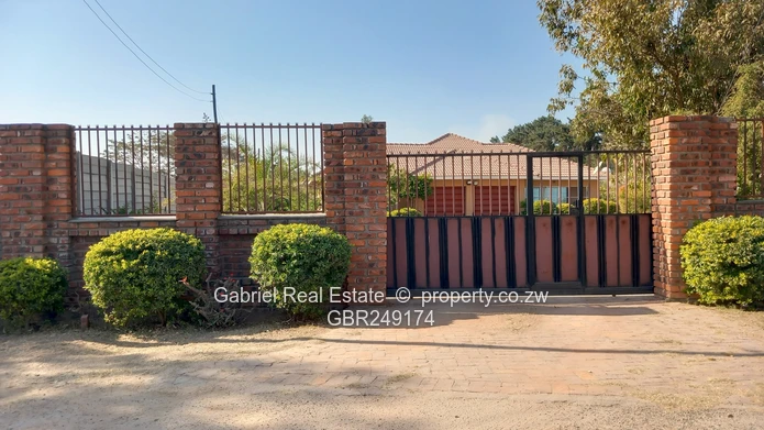 7-Bedroomed Cluster House For Sale 