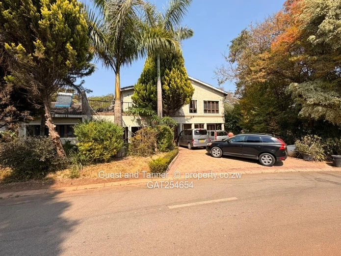 6-Bedroom Home in Borrowdale Brooke For sale 