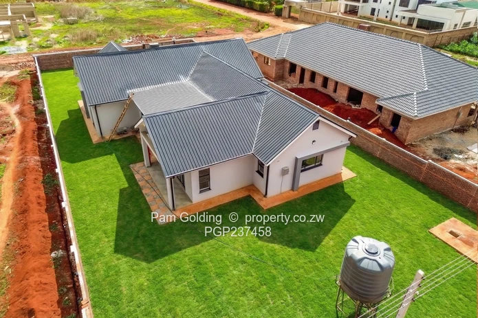 Modern 4 Bedroom home with a prolific borehole