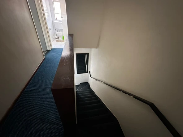 2 Bedroom Flat & Apartment