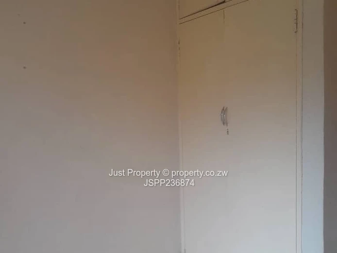 This well-maintained and spacious property located in the sought-after suburb of Windsor Park offers