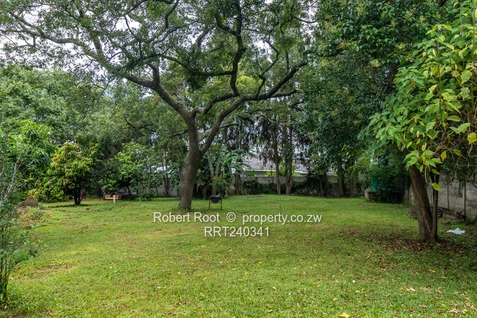 Stunning Road Road Frontage!