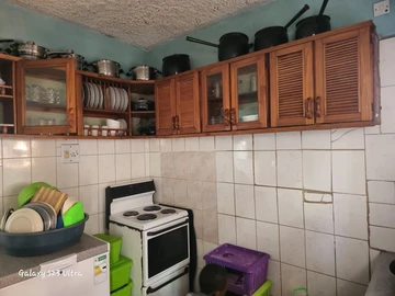 2 Bedroom Flat & Apartment