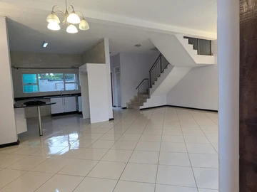3 Bedroom Garden Flat