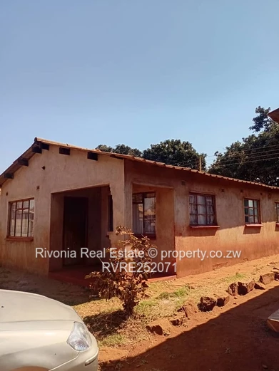 4-Bed Fixer in Kuwadzana - 1 Bath, 200m2 Plot, Good ZESA