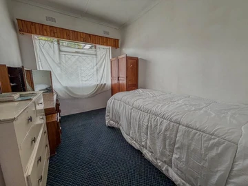 6 Bedroom House
