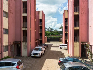 2 Bedroom Flat & Apartment