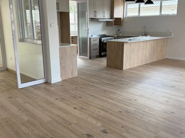 3 Bedroom Flat & Apartment