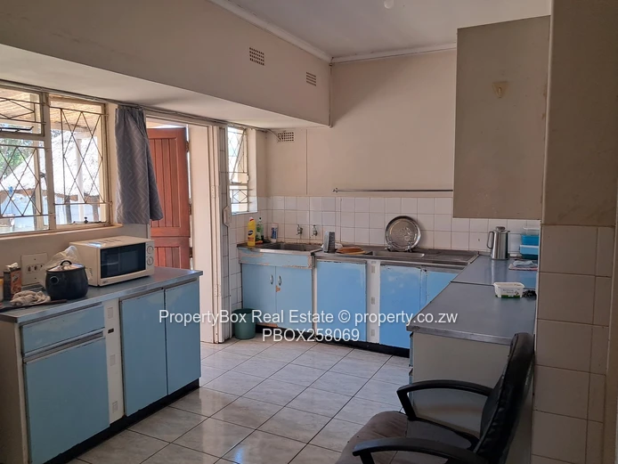 Charming Eastlea Property for sale in a commercialized Suburb!