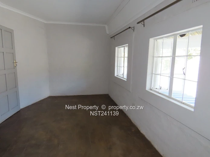 Location – Elegant Family home with water!