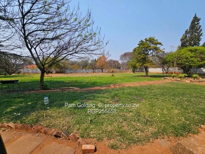 7,435 M² Of Hillside Opportunity
