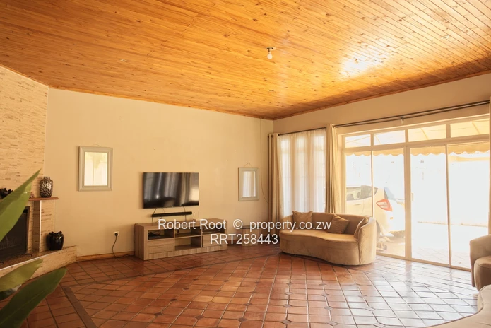 Spacious 5-Bed Westgate Home with Borehole & Large Bedrooms