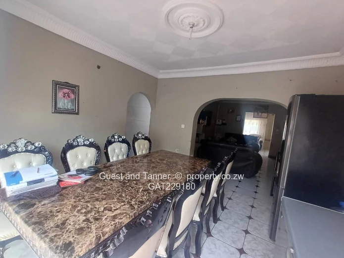 Luxurious Family Home in Avondale West!