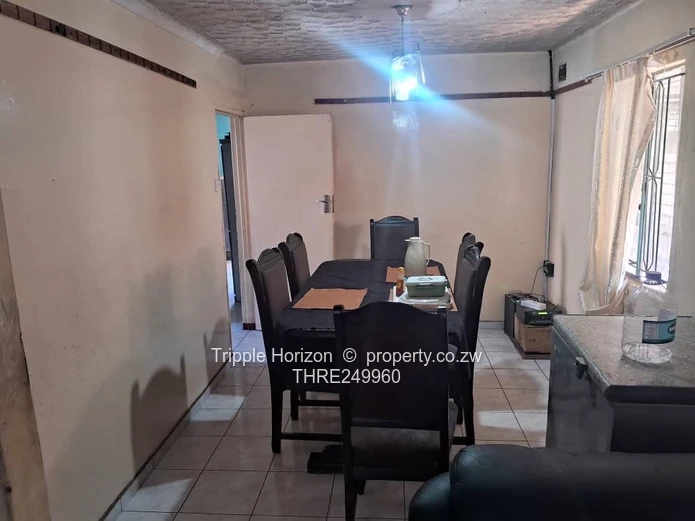 4-Bed House in Kuwadzana – Paved Carport & Electric Gate
