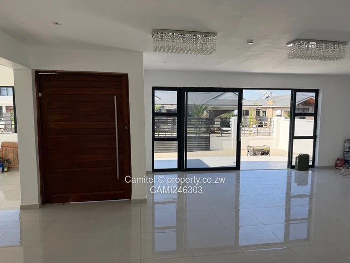 Spacious 4-Bed Arlington House w/ Borehole & Modern Kitchen