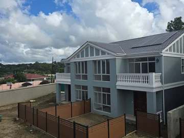 4 Bedroom Flat & Apartment