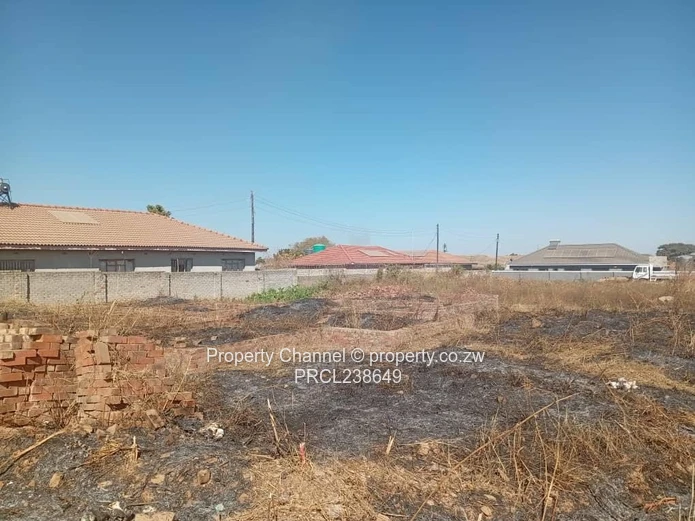 538m² Stand with Trenches & Street Access in Damofalls