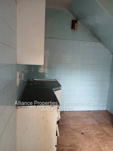 Duplex Investment: 3-Bed Unit with Garage & Deeds in Central Avenues Location