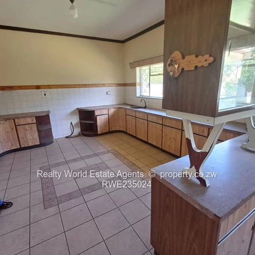 Three Bedroomed Property To Rent-Suitable for Commercial Use