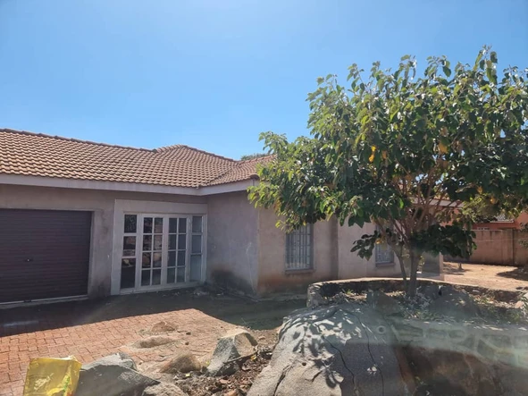 5 Bedroom House